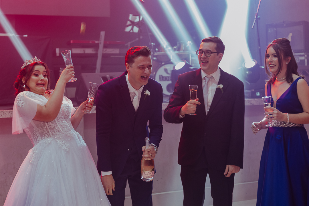 RECEPCAO DE CASAMENTO NO CASABLANCA HALL EM MARINGA NO PARANA E FOTOGRAFADO POR LUCAS DREHER E ALINE DREHER ASSESSORIA DE HIGOR HENRIQUE E BUFFET BLESS