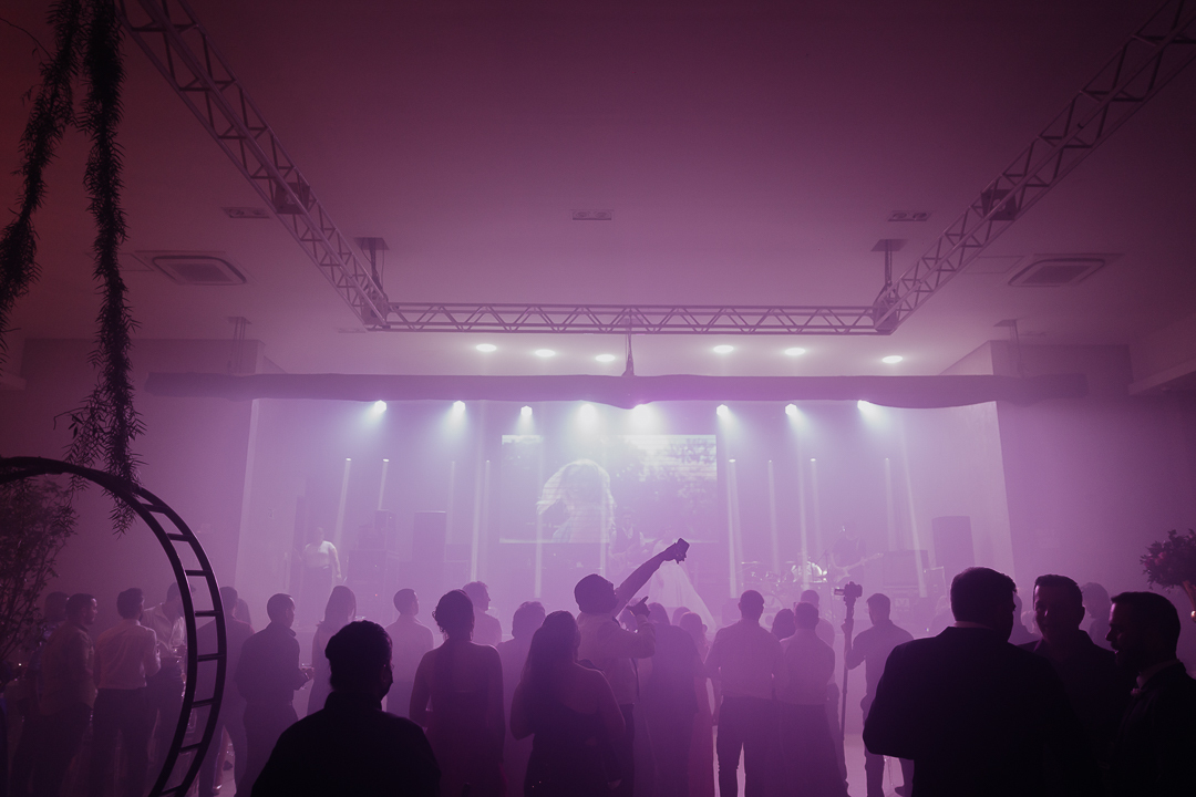 RECEPCAO DE CASAMENTO NO CASABLANCA HALL EM MARINGA NO PARANA E FOTOGRAFADO POR LUCAS DREHER E ALINE DREHER ASSESSORIA DE HIGOR HENRIQUE E BUFFET BLESS