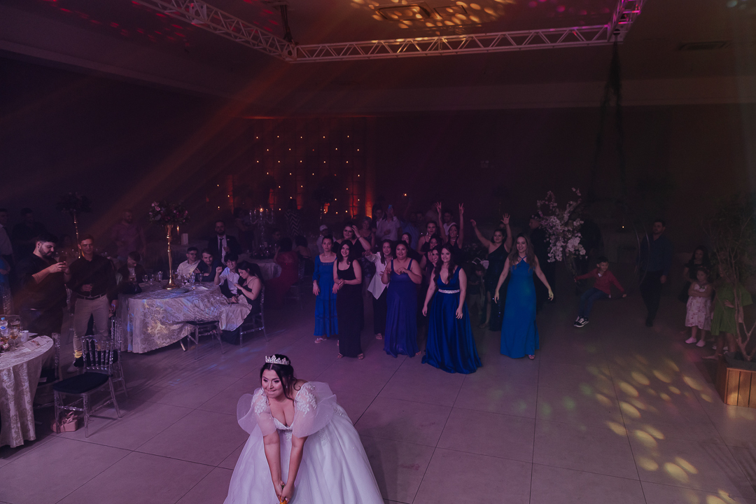 RECEPCAO DE CASAMENTO NO CASABLANCA HALL EM MARINGA NO PARANA E FOTOGRAFADO POR LUCAS DREHER E ALINE DREHER ASSESSORIA DE HIGOR HENRIQUE E BUFFET BLESS