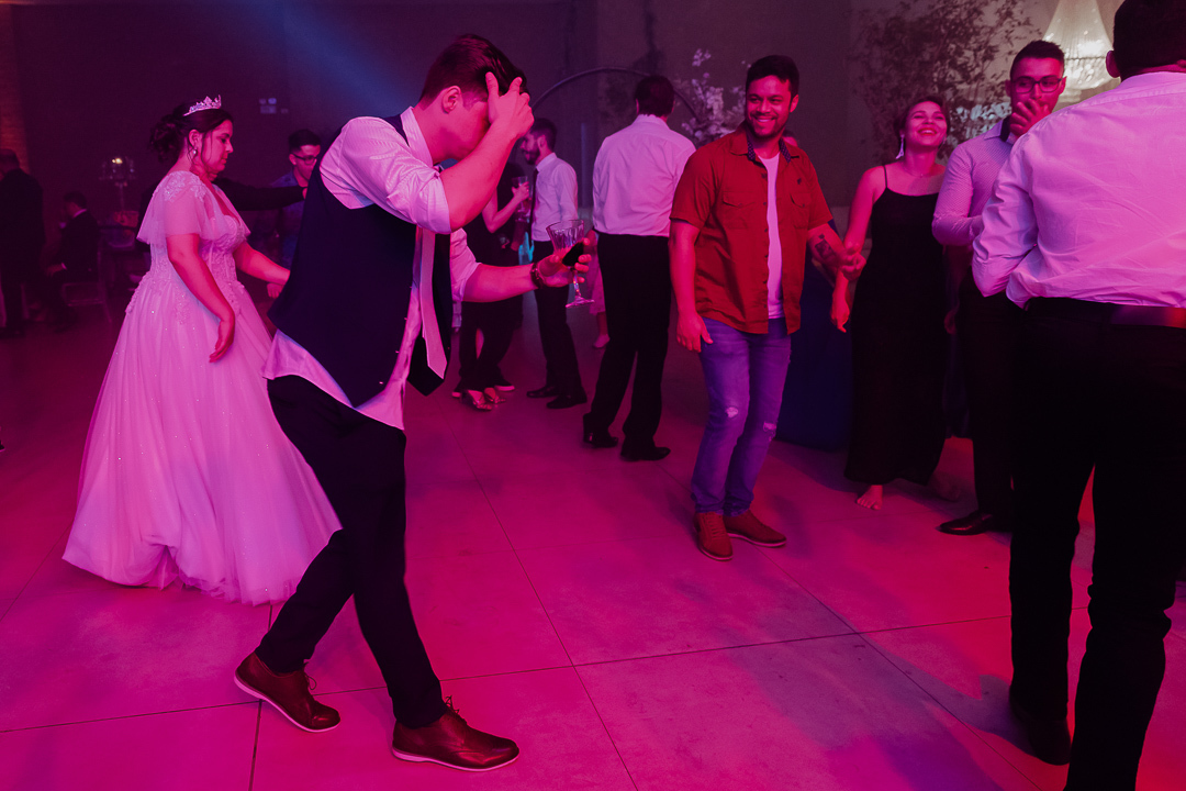 RECEPCAO DE CASAMENTO NO CASABLANCA HALL EM MARINGA NO PARANA E FOTOGRAFADO POR LUCAS DREHER E ALINE DREHER ASSESSORIA DE HIGOR HENRIQUE E BUFFET BLESS