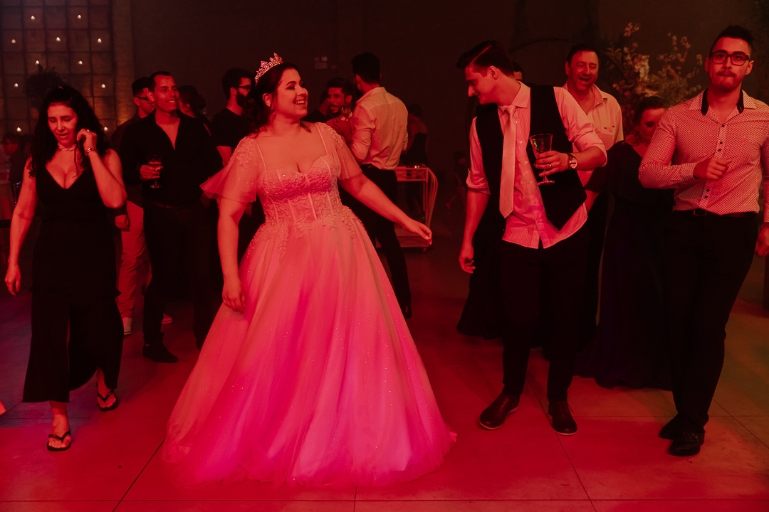 RECEPCAO DE CASAMENTO NO CASABLANCA HALL EM MARINGA NO PARANA E FOTOGRAFADO POR LUCAS DREHER E ALINE DREHER ASSESSORIA DE HIGOR HENRIQUE E BUFFET BLESS
