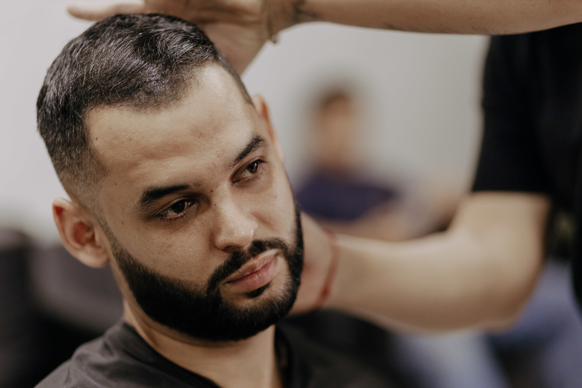 PREPARACAO DO NOIVO TOM REALIZADA EM CASA