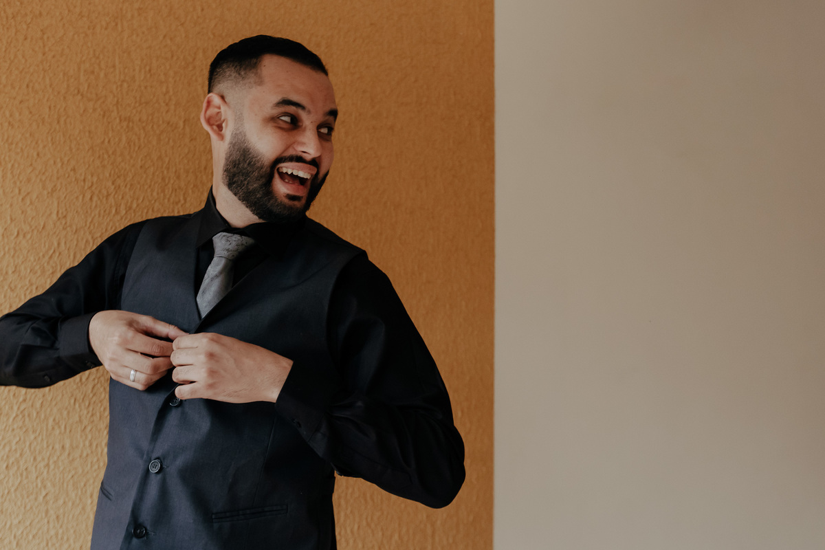 PREPARACAO DO NOIVO TOM REALIZADA EM CASA