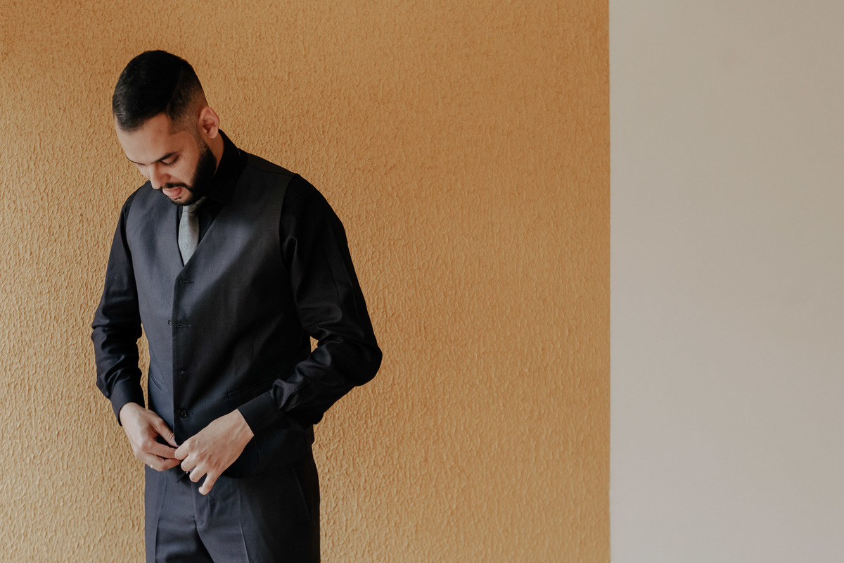 PREPARACAO DO NOIVO TOM REALIZADA EM CASA