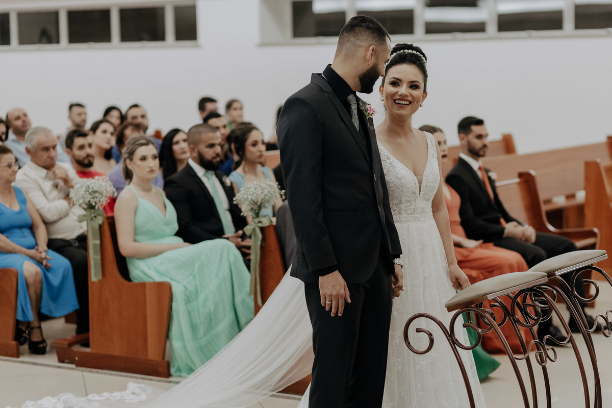CERIMÔNIA DE CASAMENTO CATOLICA REALIZADA NA CAPELA IRMA DULCE EM MARINGA PARANA E FOTOGRAFADA POR LUCAS DREHER E ALINE DREHER COM ASSESSORIA DA LOIANE DA AMOR ETERNO ASSESSORIA
