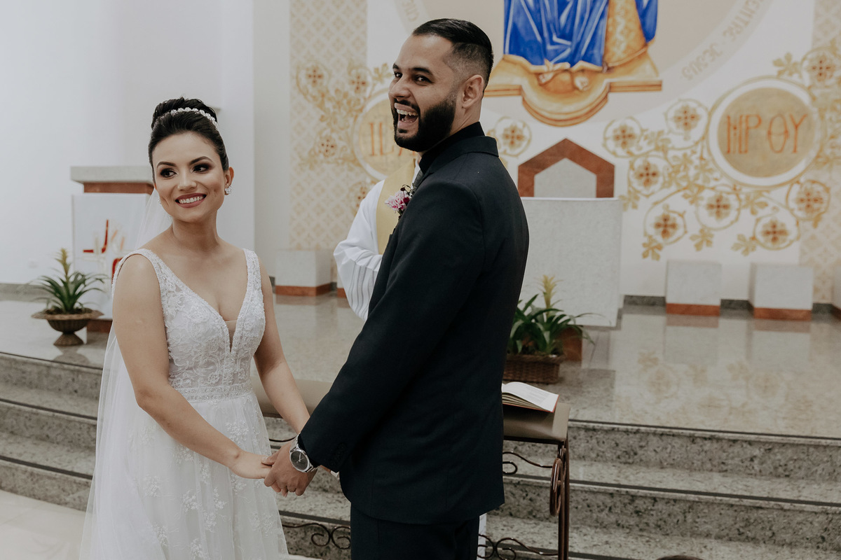 CERIMÔNIA DE CASAMENTO CATOLICA REALIZADA NA CAPELA IRMA DULCE EM MARINGA PARANA E FOTOGRAFADA POR LUCAS DREHER E ALINE DREHER COM ASSESSORIA DA LOIANE DA AMOR ETERNO ASSESSORIA