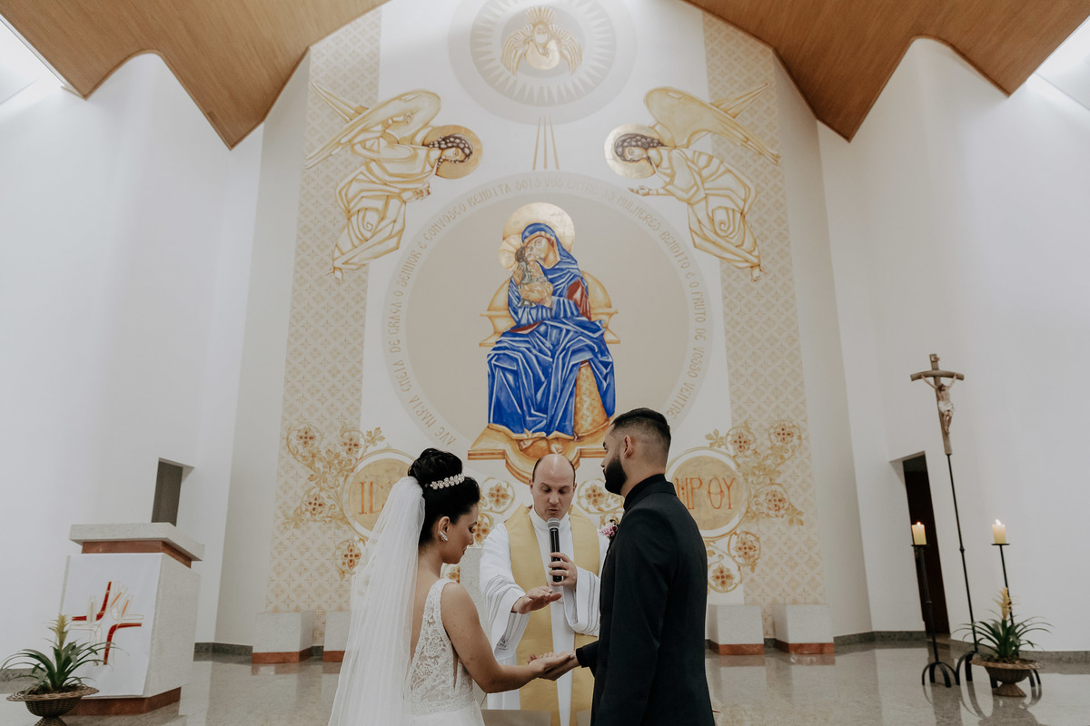 CERIMÔNIA DE CASAMENTO CATOLICA REALIZADA NA CAPELA IRMA DULCE EM MARINGA PARANA E FOTOGRAFADA POR LUCAS DREHER E ALINE DREHER COM ASSESSORIA DA LOIANE DA AMOR ETERNO ASSESSORIA