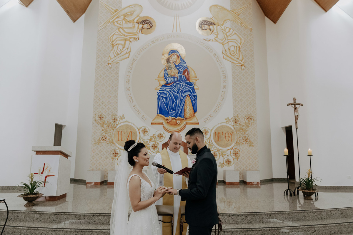 CERIMÔNIA DE CASAMENTO CATOLICA REALIZADA NA CAPELA IRMA DULCE EM MARINGA PARANA E FOTOGRAFADA POR LUCAS DREHER E ALINE DREHER COM ASSESSORIA DA LOIANE DA AMOR ETERNO ASSESSORIA