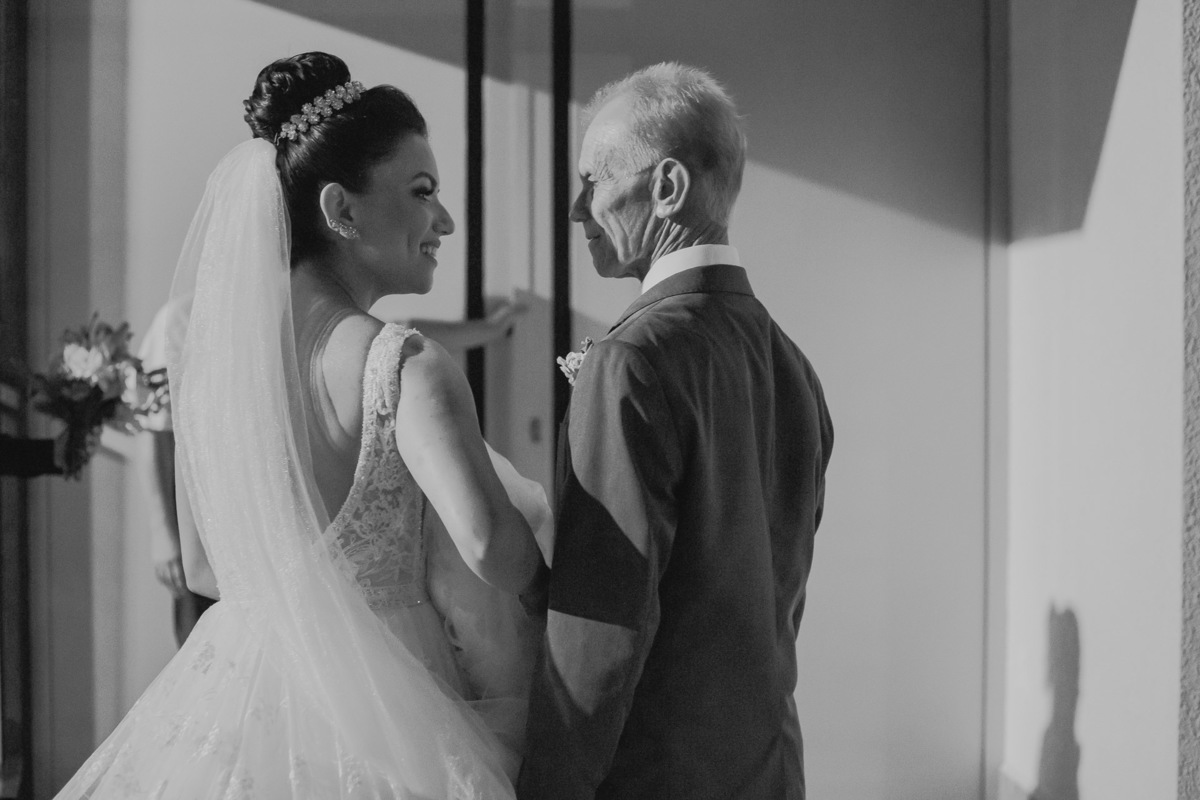 CERIMÔNIA DE CASAMENTO CATOLICA REALIZADA NA CAPELA IRMA DULCE EM MARINGA PARANA E FOTOGRAFADA POR LUCAS DREHER E ALINE DREHER COM ASSESSORIA DA LOIANE DA AMOR ETERNO ASSESSORIA