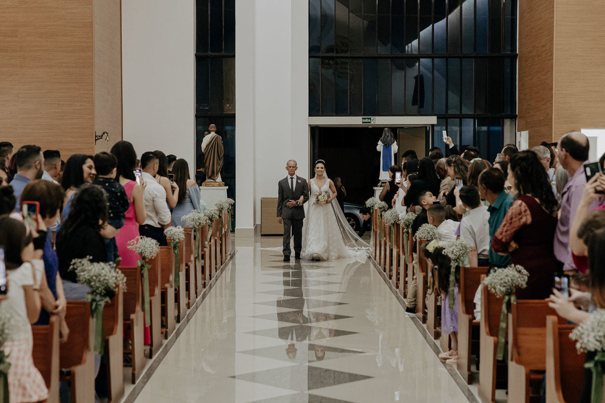 CERIMÔNIA DE CASAMENTO CATOLICA REALIZADA NA CAPELA IRMA DULCE EM MARINGA PARANA E FOTOGRAFADA POR LUCAS DREHER E ALINE DREHER COM ASSESSORIA DA LOIANE DA AMOR ETERNO ASSESSORIA