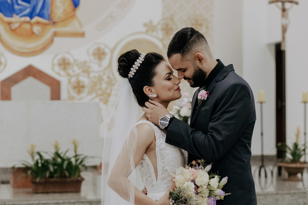 CERIMÔNIA DE CASAMENTO CATOLICA REALIZADA NA CAPELA IRMA DULCE EM MARINGA PARANA E FOTOGRAFADA POR LUCAS DREHER E ALINE DREHER COM ASSESSORIA DA LOIANE DA AMOR ETERNO ASSESSORIA