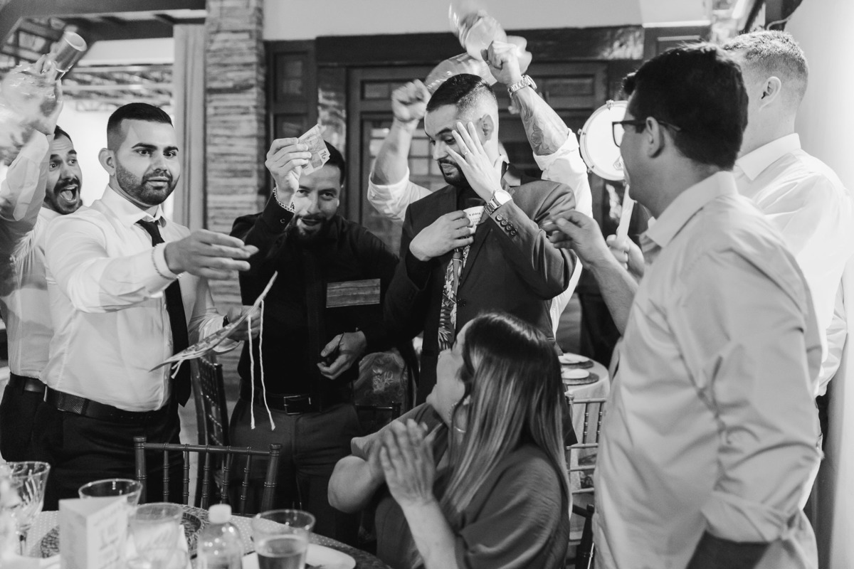 RECEPCAO E FESTA DE CASAMENTO REALIZADA NA CASA DO PRODUTOR DE MARINGA NO PARQUE DE EXPOSICAO E ASSESSORADO PELA LOIANE DA AMOR ETERNO ASSESSORIA