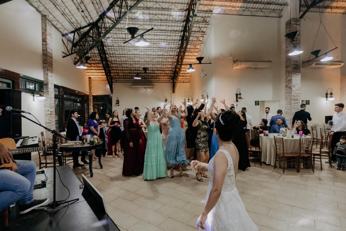 RECEPCAO E FESTA DE CASAMENTO REALIZADA NA CASA DO PRODUTOR DE MARINGA NO PARQUE DE EXPOSICAO E ASSESSORADO PELA LOIANE DA AMOR ETERNO ASSESSORIA