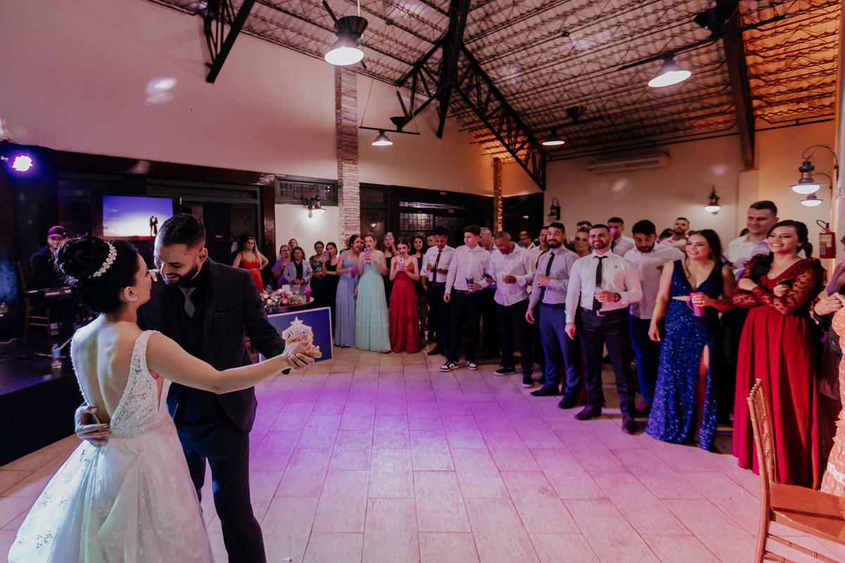 RECEPCAO E FESTA DE CASAMENTO REALIZADA NA CASA DO PRODUTOR DE MARINGA NO PARQUE DE EXPOSICAO E ASSESSORADO PELA LOIANE DA AMOR ETERNO ASSESSORIA