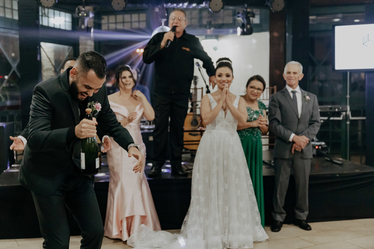 RECEPCAO E FESTA DE CASAMENTO REALIZADA NA CASA DO PRODUTOR DE MARINGA NO PARQUE DE EXPOSICAO E ASSESSORADO PELA LOIANE DA AMOR ETERNO ASSESSORIA