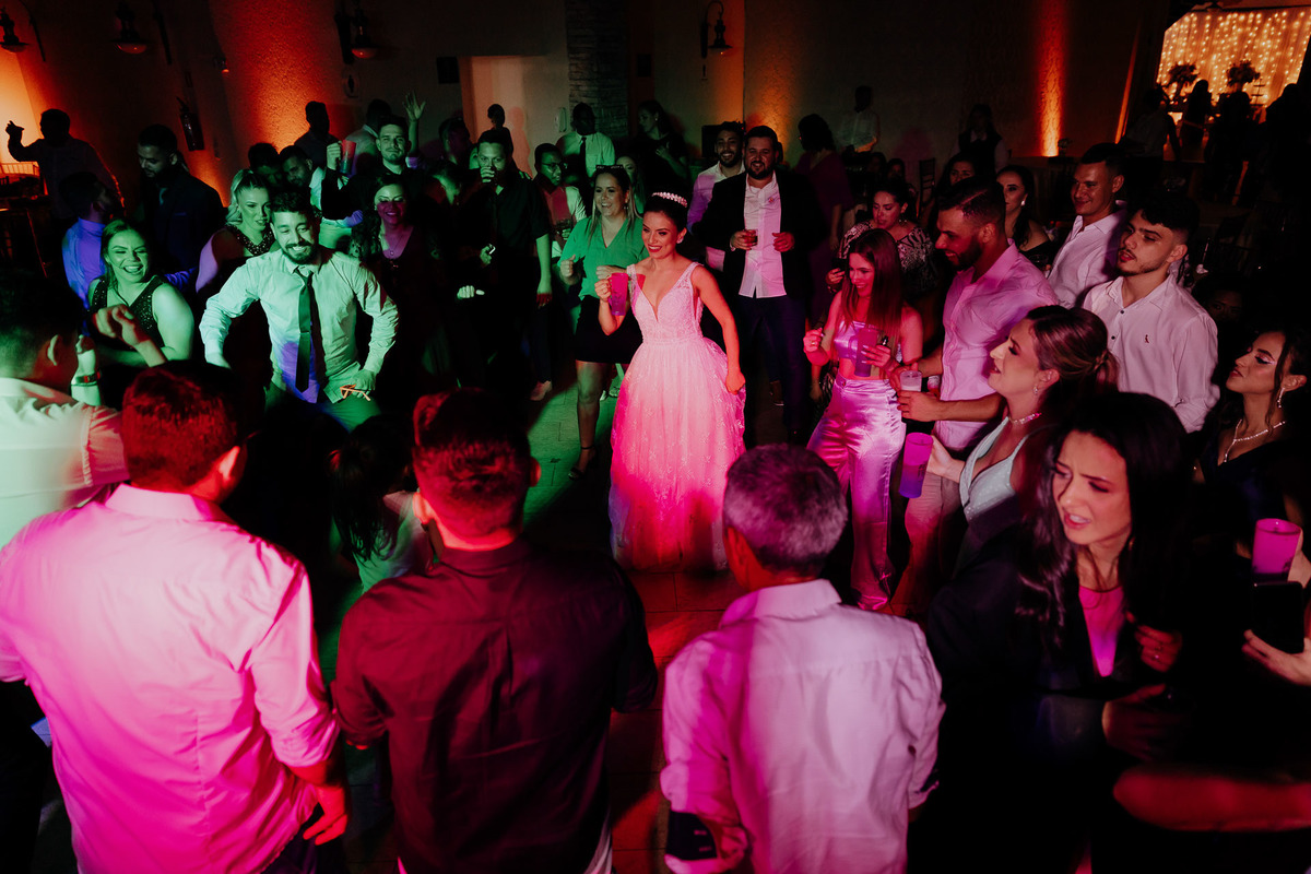 RECEPCAO E FESTA DE CASAMENTO REALIZADA NA CASA DO PRODUTOR DE MARINGA NO PARQUE DE EXPOSICAO E ASSESSORADO PELA LOIANE DA AMOR ETERNO ASSESSORIA