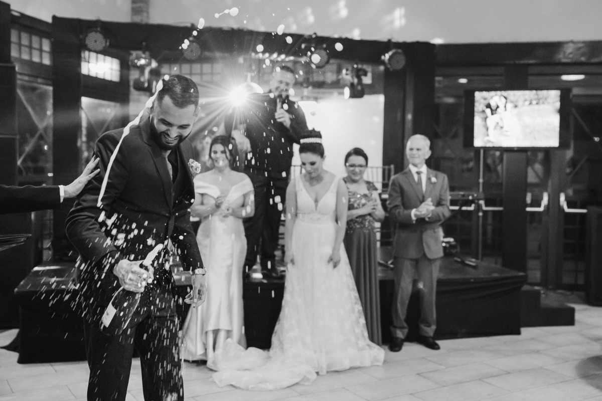 RECEPCAO E FESTA DE CASAMENTO REALIZADA NA CASA DO PRODUTOR DE MARINGA NO PARQUE DE EXPOSICAO E ASSESSORADO PELA LOIANE DA AMOR ETERNO ASSESSORIA