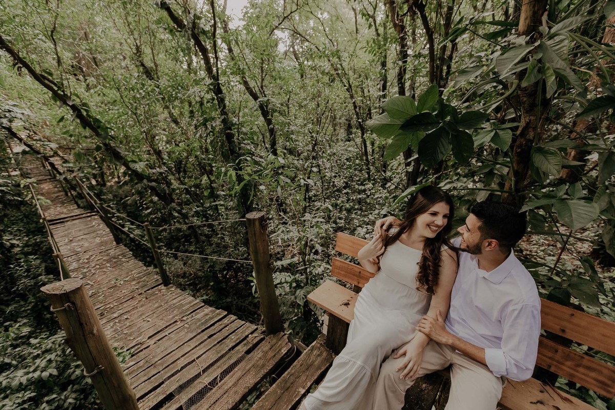 ENSAIO PRE CASAMENTO REALIZADO NO ESPACO FOTOGRAFICO EDEN GARDEN EM MARINGA NO PARANA E FOTOGRAFADO POR LUCAS DREHER FILMAGEM MOMENTS FILMS