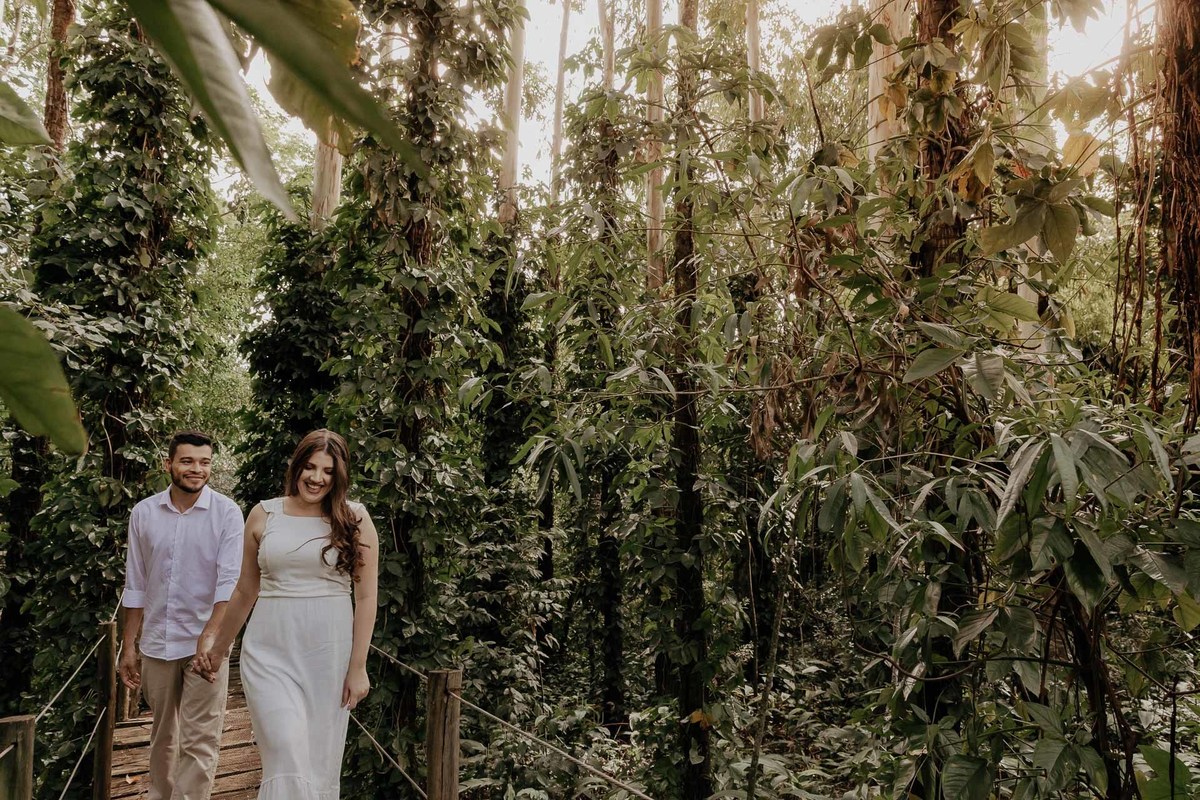 ENSAIO PRE CASAMENTO REALIZADO NO ESPACO FOTOGRAFICO EDEN GARDEN EM MARINGA NO PARANA E FOTOGRAFADO POR LUCAS DREHER FILMAGEM MOMENTS FILMS
