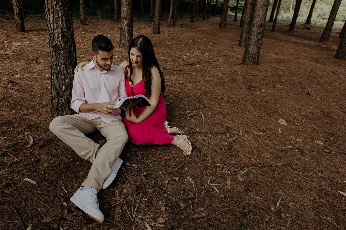 ENSAIO PRE CASAMENTO REALIZADO NO ESPACO FOTOGRAFICO EDEN GARDEN EM MARINGA NO PARANA E FOTOGRAFADO POR LUCAS DREHER FILMAGEM MOMENTS FILMS