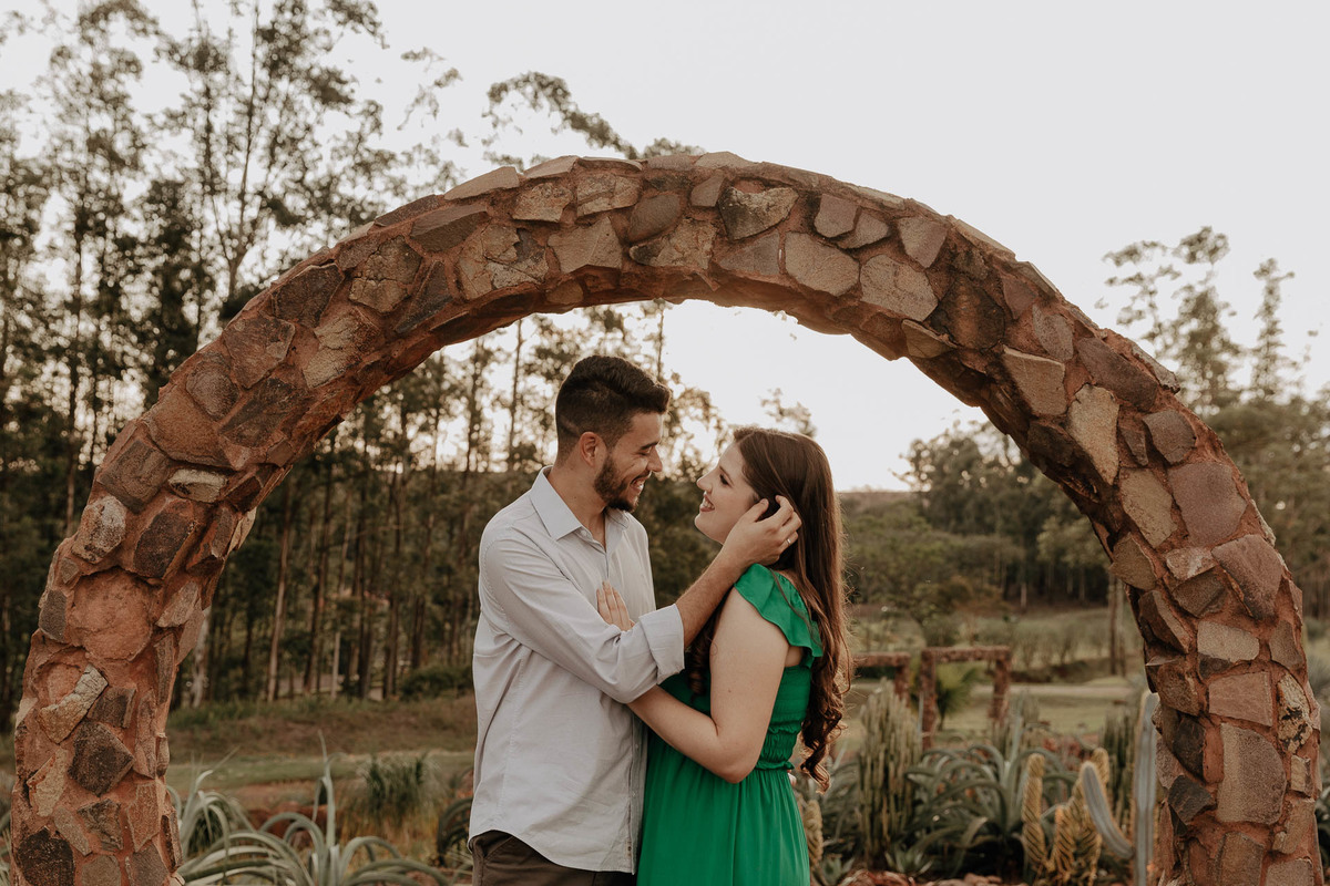 ENSAIO PRE CASAMENTO REALIZADO NO ESPACO FOTOGRAFICO EDEN GARDEN EM MARINGA NO PARANA E FOTOGRAFADO POR LUCAS DREHER FILMAGEM MOMENTS FILMS