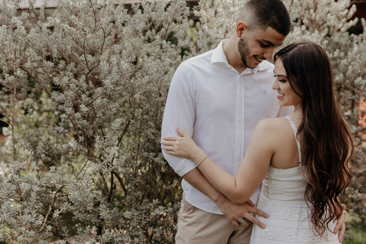 ENSAIO PRE CASAMENTO REALIZADO NO RECANTO PARAISO EM MARINGA NO PARANA E COM A PARTICIPACAO DO CACHORRO DO CASAL GOLDEN RETRIEVER TILAPIA E FOTOGRAFADO POR LUCAS DREHER