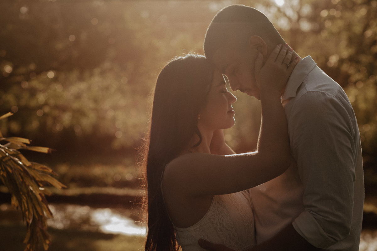 ENSAIO PRE CASAMENTO REALIZADO NO RECANTO PARAISO EM MARINGA NO PARANA E COM A PARTICIPACAO DO CACHORRO DO CASAL GOLDEN RETRIEVER TILAPIA E FOTOGRAFADO POR LUCAS DREHER