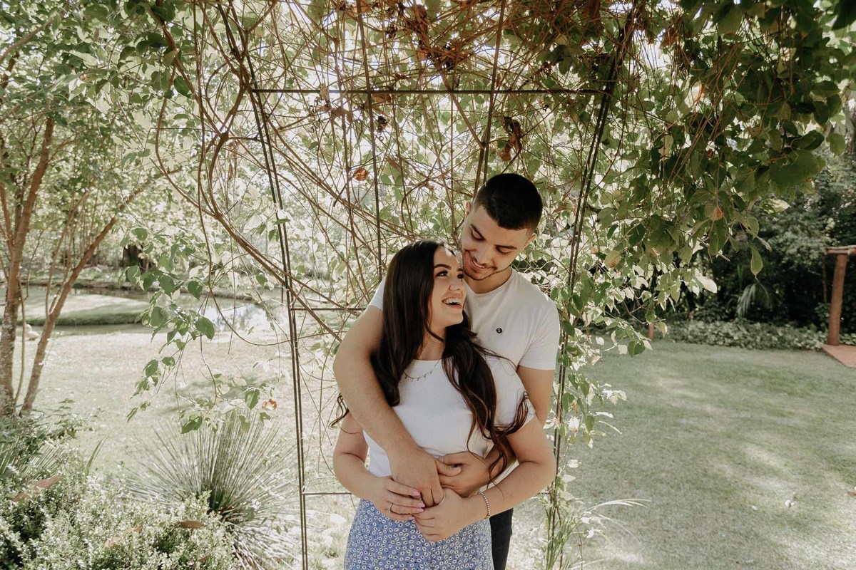 ENSAIO PRE CASAMENTO REALIZADO NO RECANTO PARAISO EM MARINGA NO PARANA E COM A PARTICIPACAO DO CACHORRO DO CASAL GOLDEN RETRIEVER TILAPIA E FOTOGRAFADO POR LUCAS DREHER