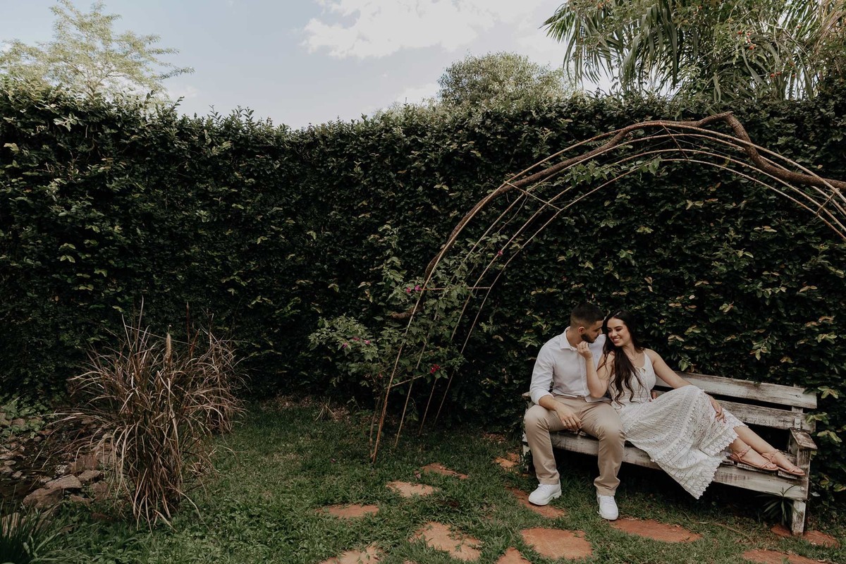 ENSAIO PRE CASAMENTO REALIZADO NO RECANTO PARAISO EM MARINGA NO PARANA E COM A PARTICIPACAO DO CACHORRO DO CASAL GOLDEN RETRIEVER TILAPIA E FOTOGRAFADO POR LUCAS DREHER