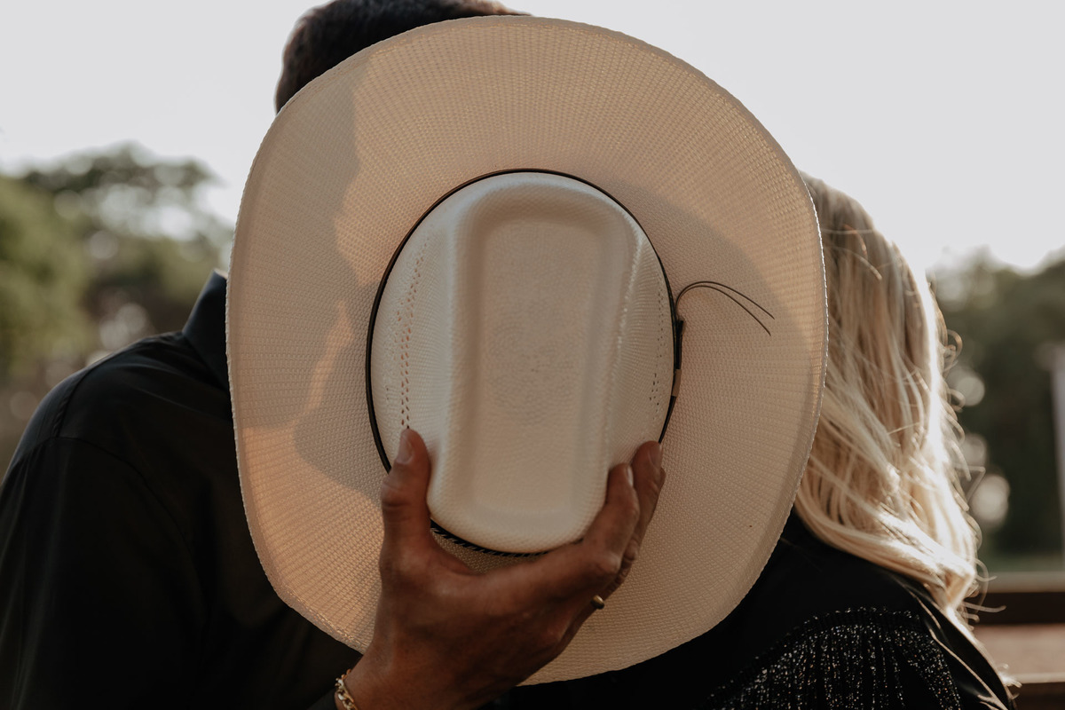 ENSAIO REALIZADO EM FAZENDA RANCHO CHACARA COM CAVALOS NO ESTILO COUNTRY COWBOY EM BATAGUASSU MATO GROSSO DO SUL E FOTOGRAFADO POR LUCAS DREHER