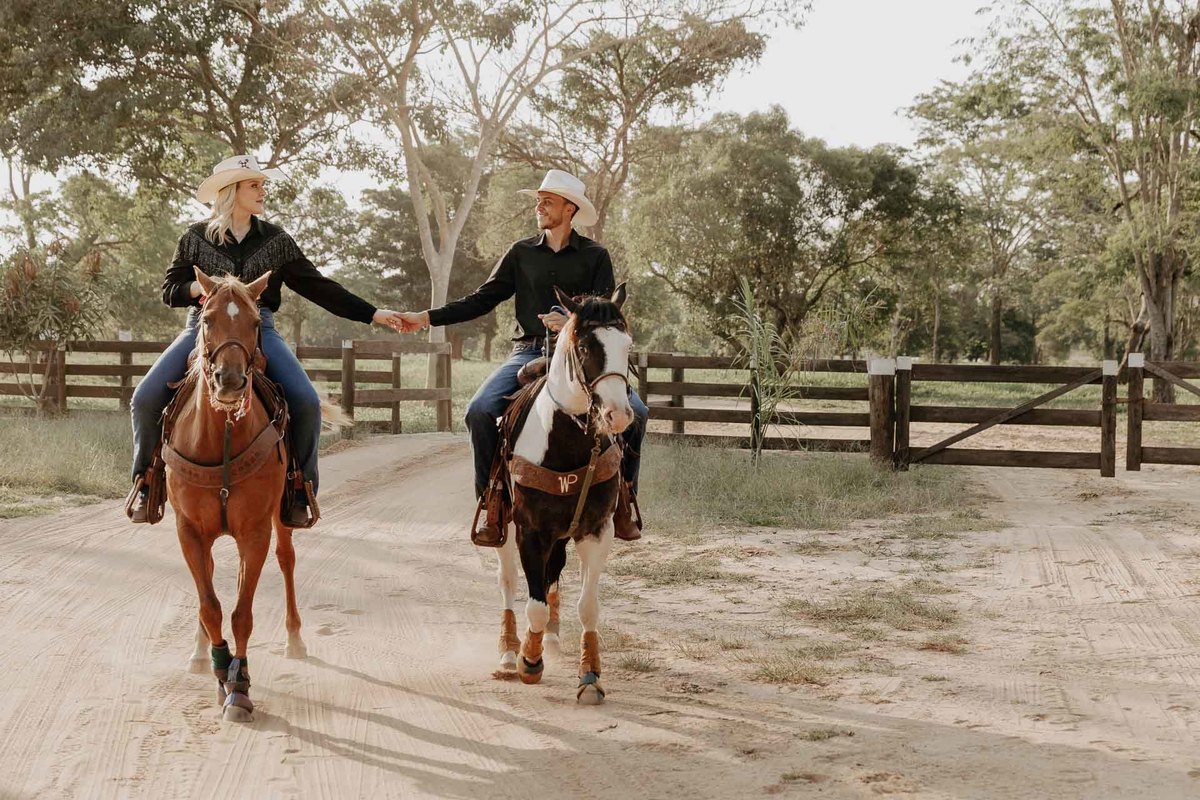 ENSAIO REALIZADO EM FAZENDA RANCHO CHACARA COM CAVALOS NO ESTILO COUNTRY COWBOY EM BATAGUASSU MATO GROSSO DO SUL E FOTOGRAFADO POR LUCAS DREHER