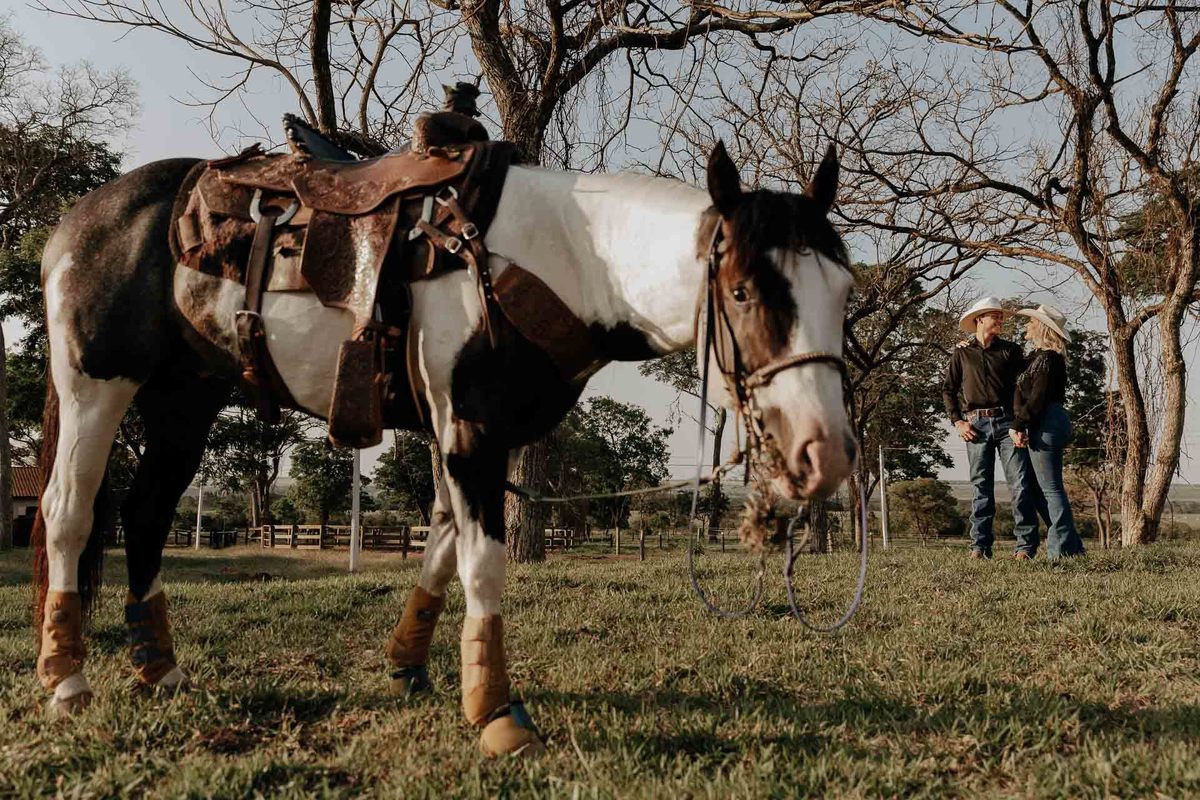 ENSAIO REALIZADO EM FAZENDA RANCHO CHACARA COM CAVALOS NO ESTILO COUNTRY COWBOY EM BATAGUASSU MATO GROSSO DO SUL E FOTOGRAFADO POR LUCAS DREHER