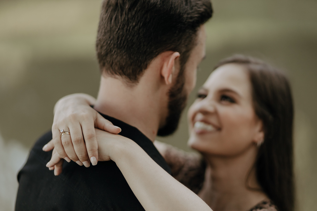 ENSAIO DE CASAL PRE WEDDING PRE CASAMENTO REALIZADO NO MORRO DO GAVIAO EM RIBEIRAO CLARO NO PARANA
