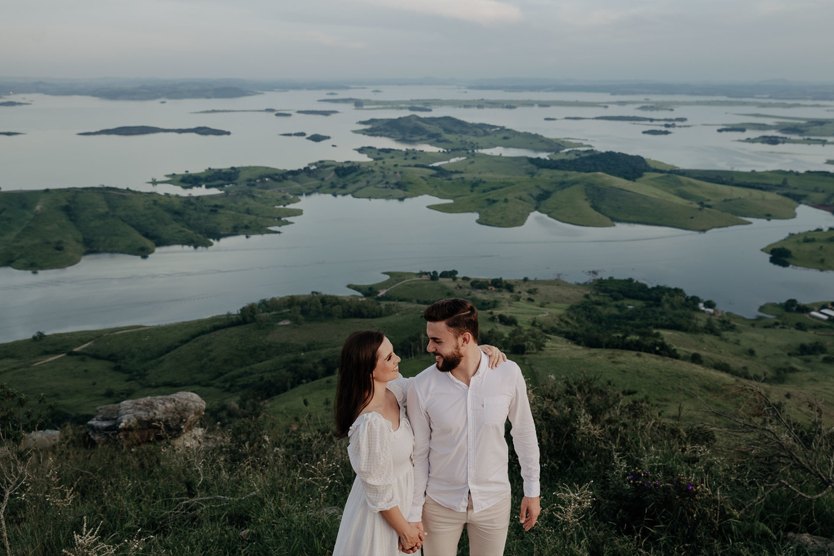 ENSAIO DE CASAL PRE WEDDING PRE CASAMENTO REALIZADO NO MORRO DO GAVIAO EM RIBEIRAO CLARO NO PARANA