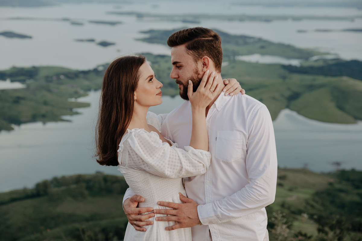 ENSAIO DE CASAL PRE WEDDING PRE CASAMENTO REALIZADO NO MORRO DO GAVIAO EM RIBEIRAO CLARO NO PARANA