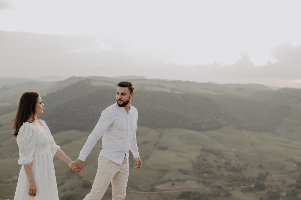 ENSAIO DE CASAL PRE WEDDING PRE CASAMENTO REALIZADO NO MORRO DO GAVIAO EM RIBEIRAO CLARO NO PARANA