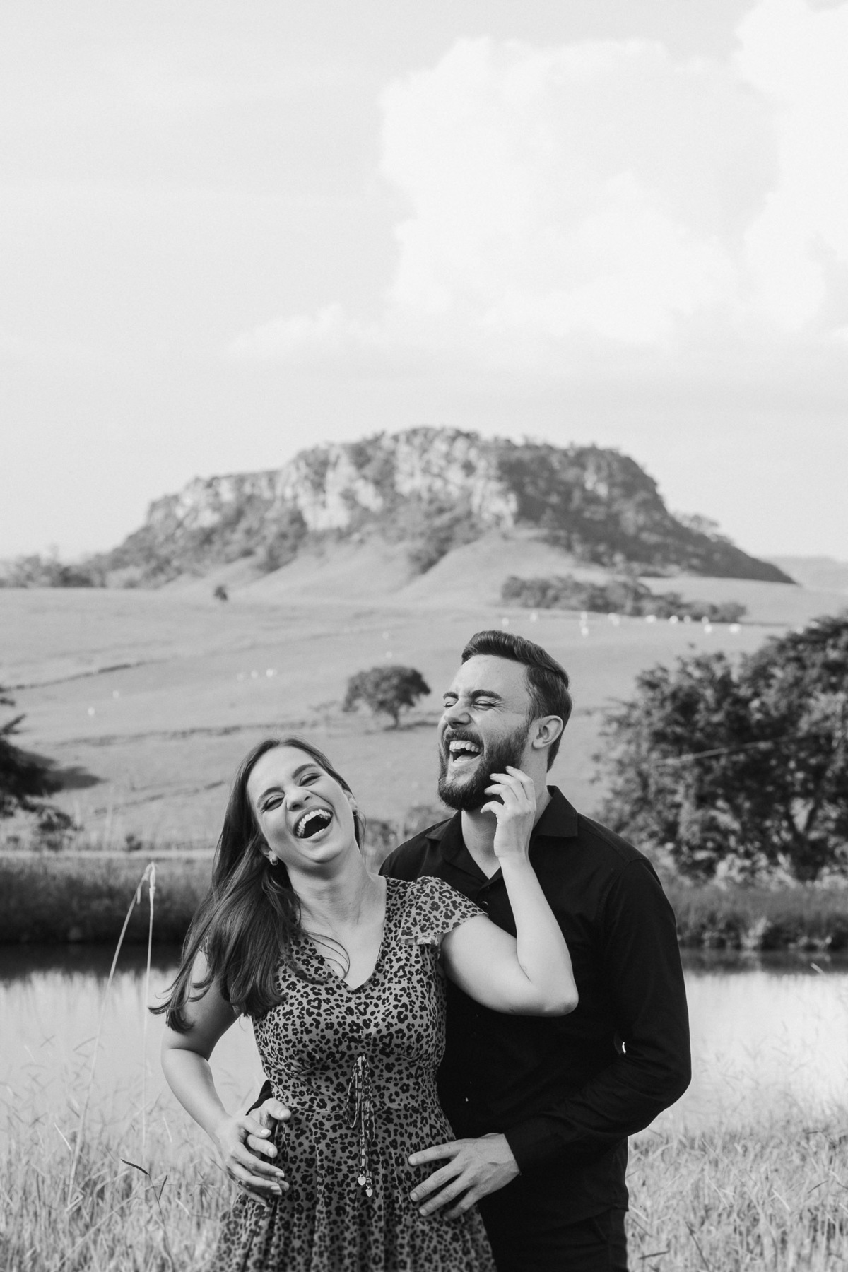 ENSAIO DE CASAL PRE WEDDING PRE CASAMENTO REALIZADO NO MORRO DO GAVIAO EM RIBEIRAO CLARO NO PARANA