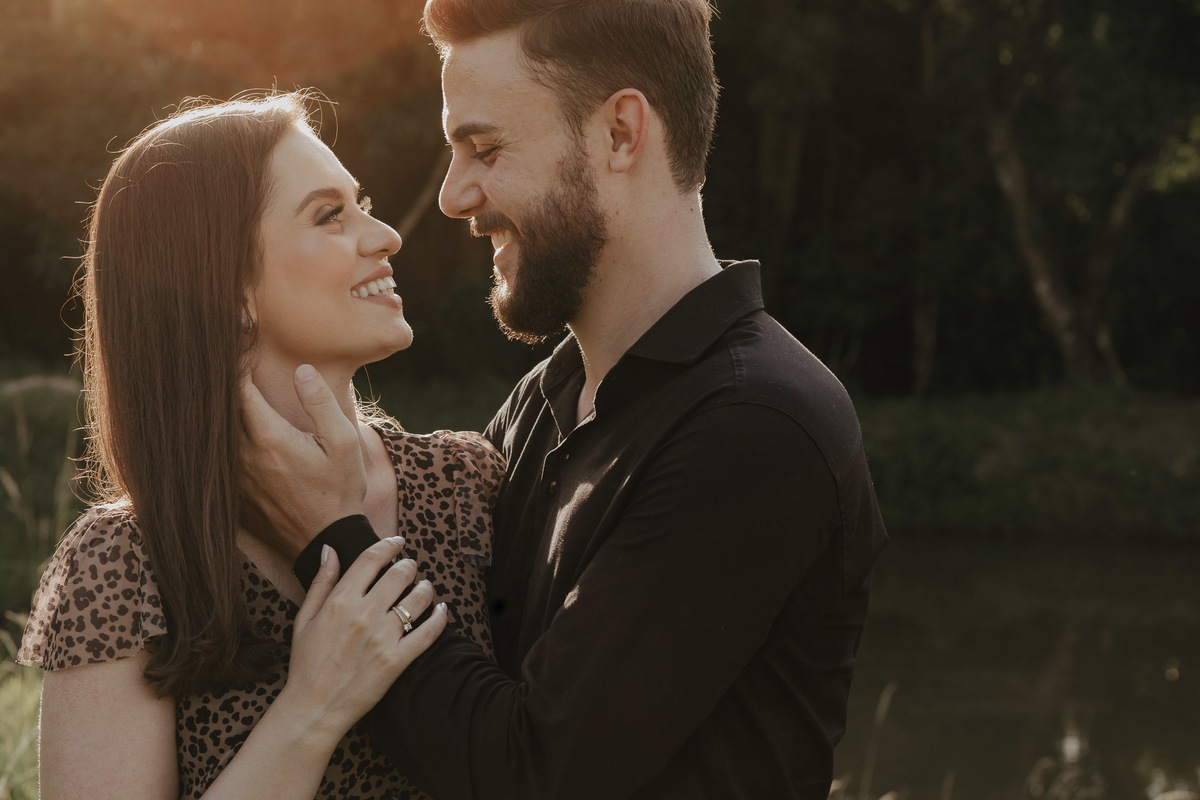 ENSAIO DE CASAL PRE WEDDING PRE CASAMENTO REALIZADO NO MORRO DO GAVIAO EM RIBEIRAO CLARO NO PARANA