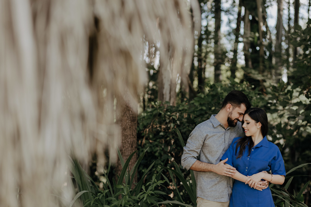 ENSAIO PRE WEDDING OU PRE CASAMENTO REALIZADO NA FAZENDA EDEN GARDEN EM MARINGA NO PARANA E FOTOGRAFADO POR LUCAS DREHER