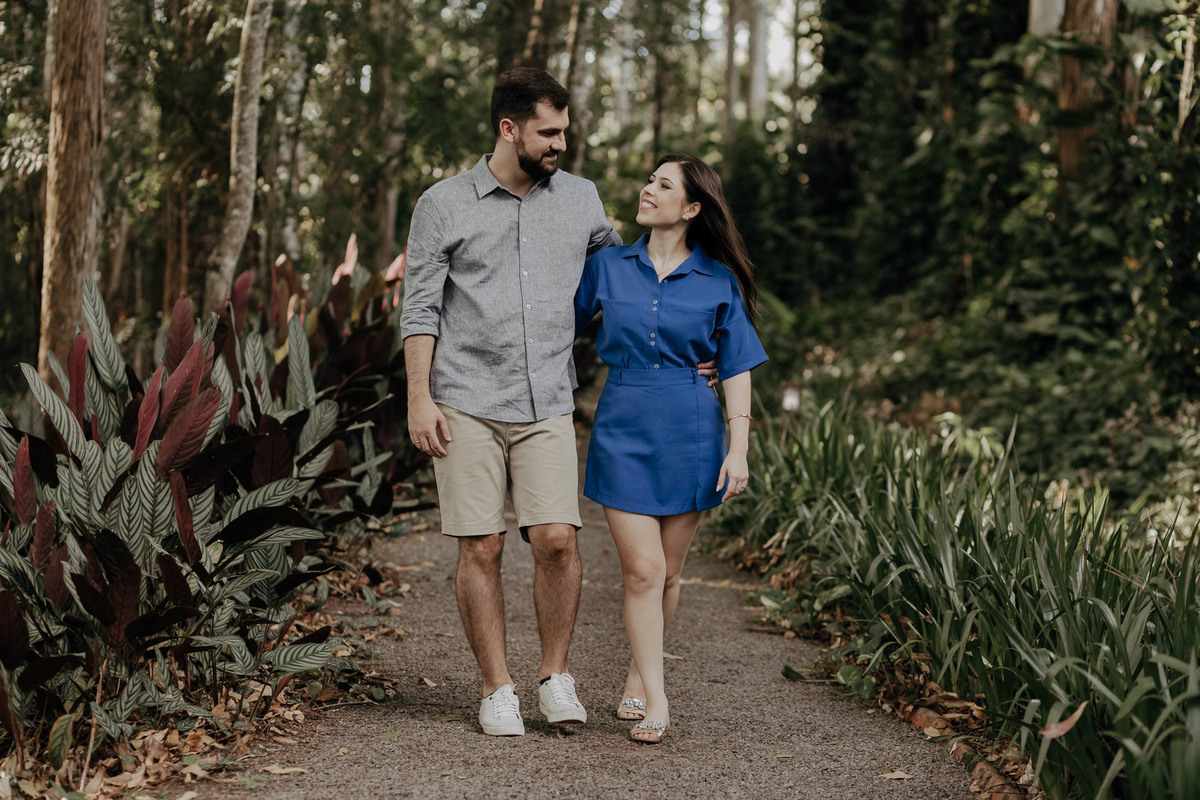 ENSAIO PRE WEDDING OU PRE CASAMENTO REALIZADO NA FAZENDA EDEN GARDEN EM MARINGA NO PARANA E FOTOGRAFADO POR LUCAS DREHER