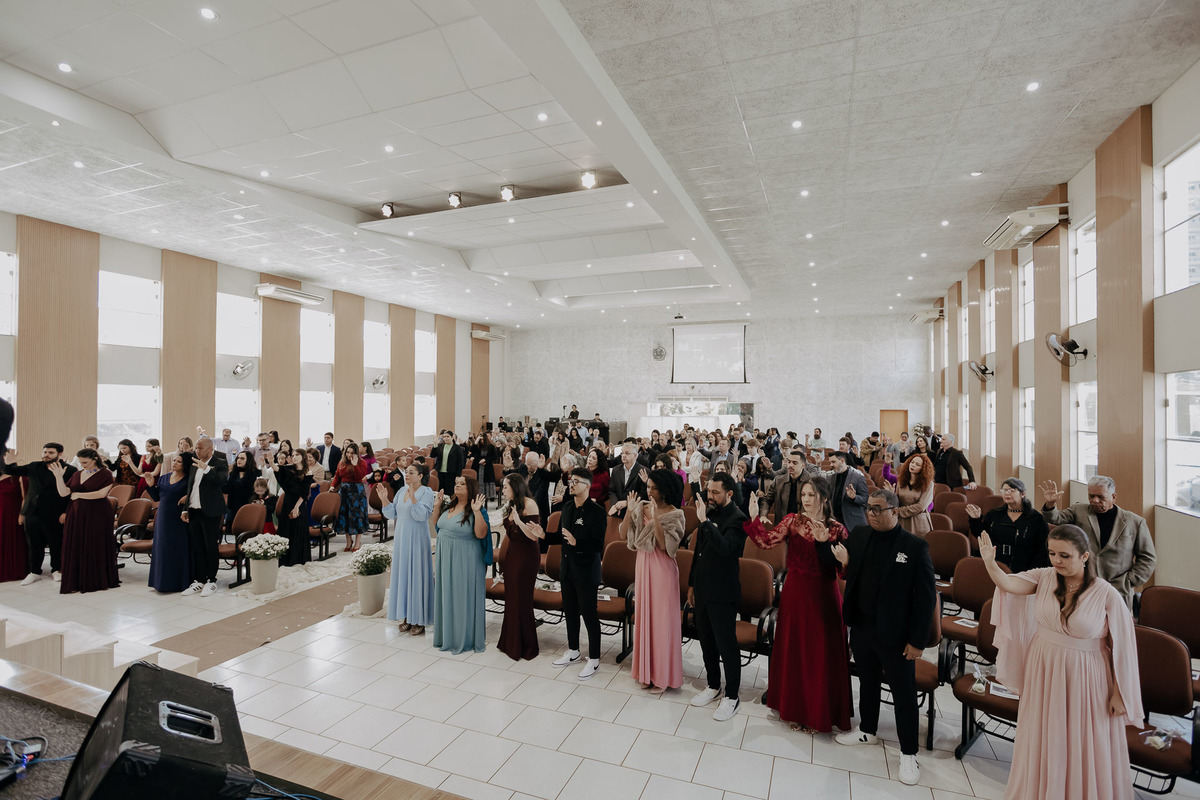 CASAMENTO EMOCIONANTE CRENTE EVANGELICO REALIZADO NA PRIMEIRA IGREJA BATISTA DE MARINGA NO PARANA E FOTOGRAFADO POR LUCAS DREHER