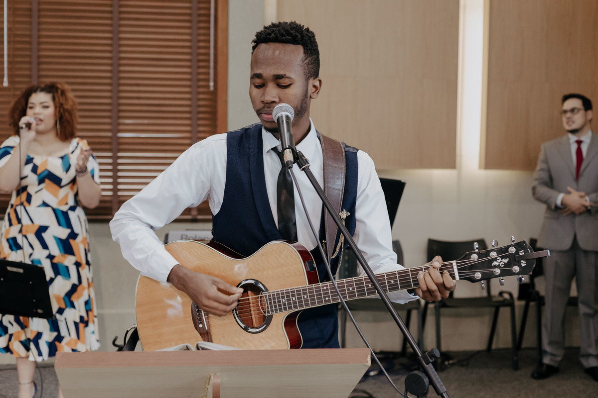 CASAMENTO EMOCIONANTE CRENTE EVANGELICO REALIZADO NA PRIMEIRA IGREJA BATISTA DE MARINGA NO PARANA E FOTOGRAFADO POR LUCAS DREHER