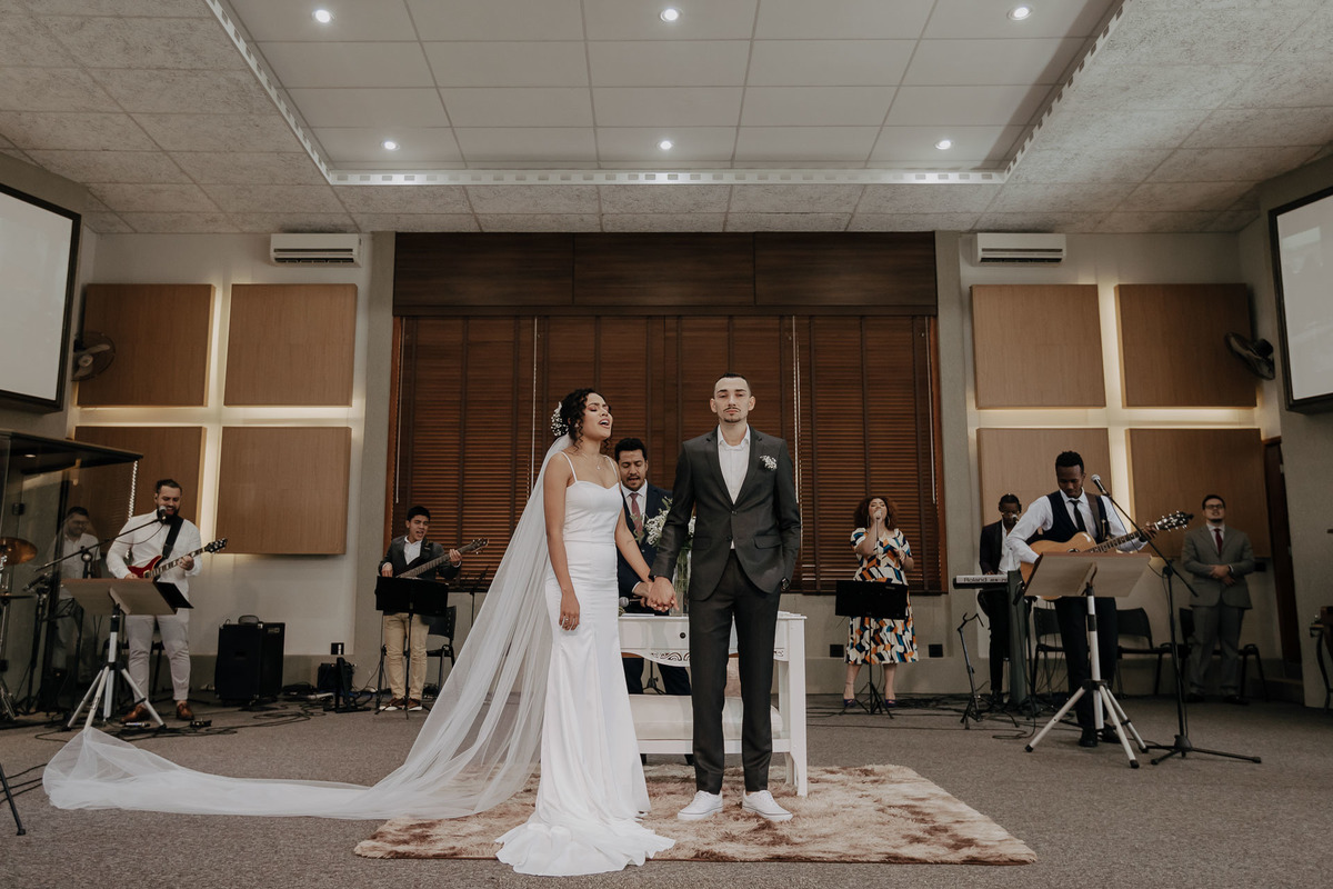 CASAMENTO EMOCIONANTE CRENTE EVANGELICO REALIZADO NA PRIMEIRA IGREJA BATISTA DE MARINGA NO PARANA E FOTOGRAFADO POR LUCAS DREHER