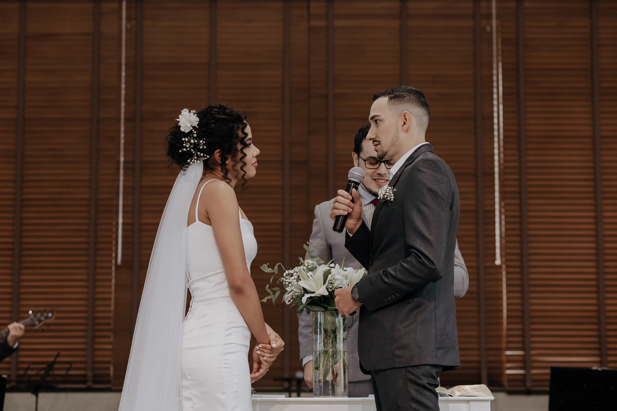 CASAMENTO EMOCIONANTE CRENTE EVANGELICO REALIZADO NA PRIMEIRA IGREJA BATISTA DE MARINGA NO PARANA E FOTOGRAFADO POR LUCAS DREHER