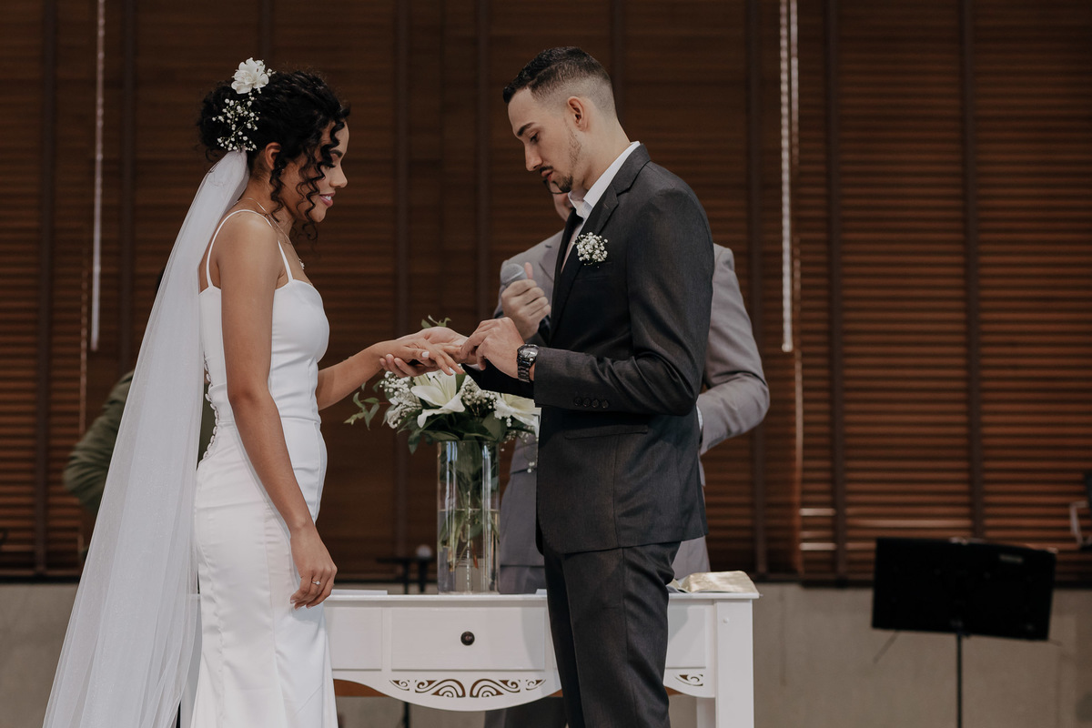 CASAMENTO EMOCIONANTE CRENTE EVANGELICO REALIZADO NA PRIMEIRA IGREJA BATISTA DE MARINGA NO PARANA E FOTOGRAFADO POR LUCAS DREHER