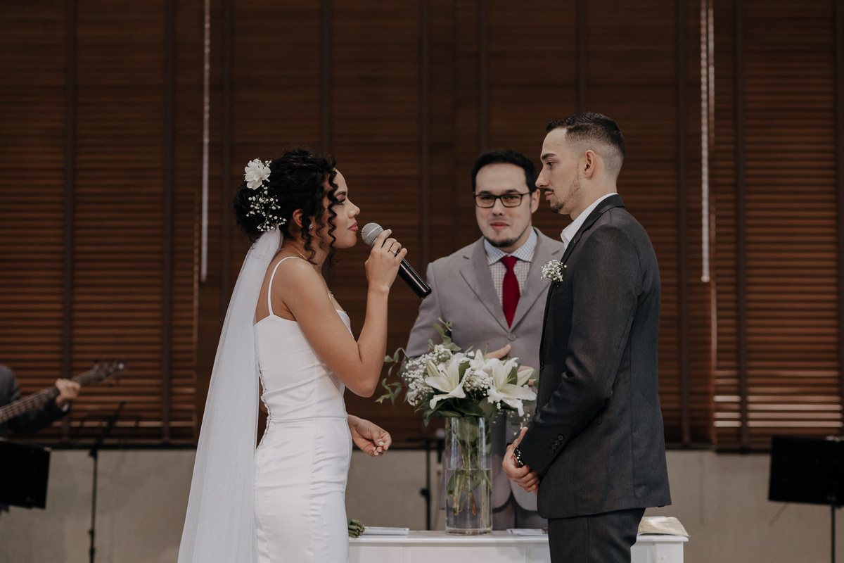 CASAMENTO EMOCIONANTE CRENTE EVANGELICO REALIZADO NA PRIMEIRA IGREJA BATISTA DE MARINGA NO PARANA E FOTOGRAFADO POR LUCAS DREHER