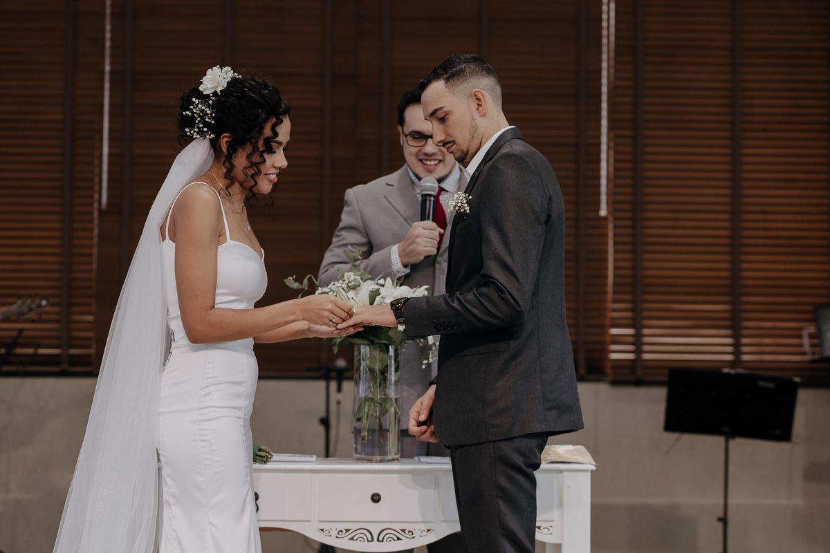CASAMENTO EMOCIONANTE CRENTE EVANGELICO REALIZADO NA PRIMEIRA IGREJA BATISTA DE MARINGA NO PARANA E FOTOGRAFADO POR LUCAS DREHER