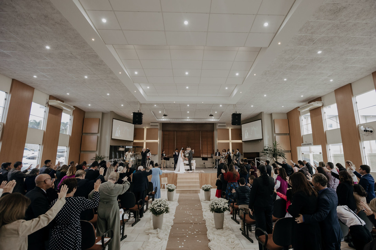CASAMENTO EMOCIONANTE CRENTE EVANGELICO REALIZADO NA PRIMEIRA IGREJA BATISTA DE MARINGA NO PARANA E FOTOGRAFADO POR LUCAS DREHER