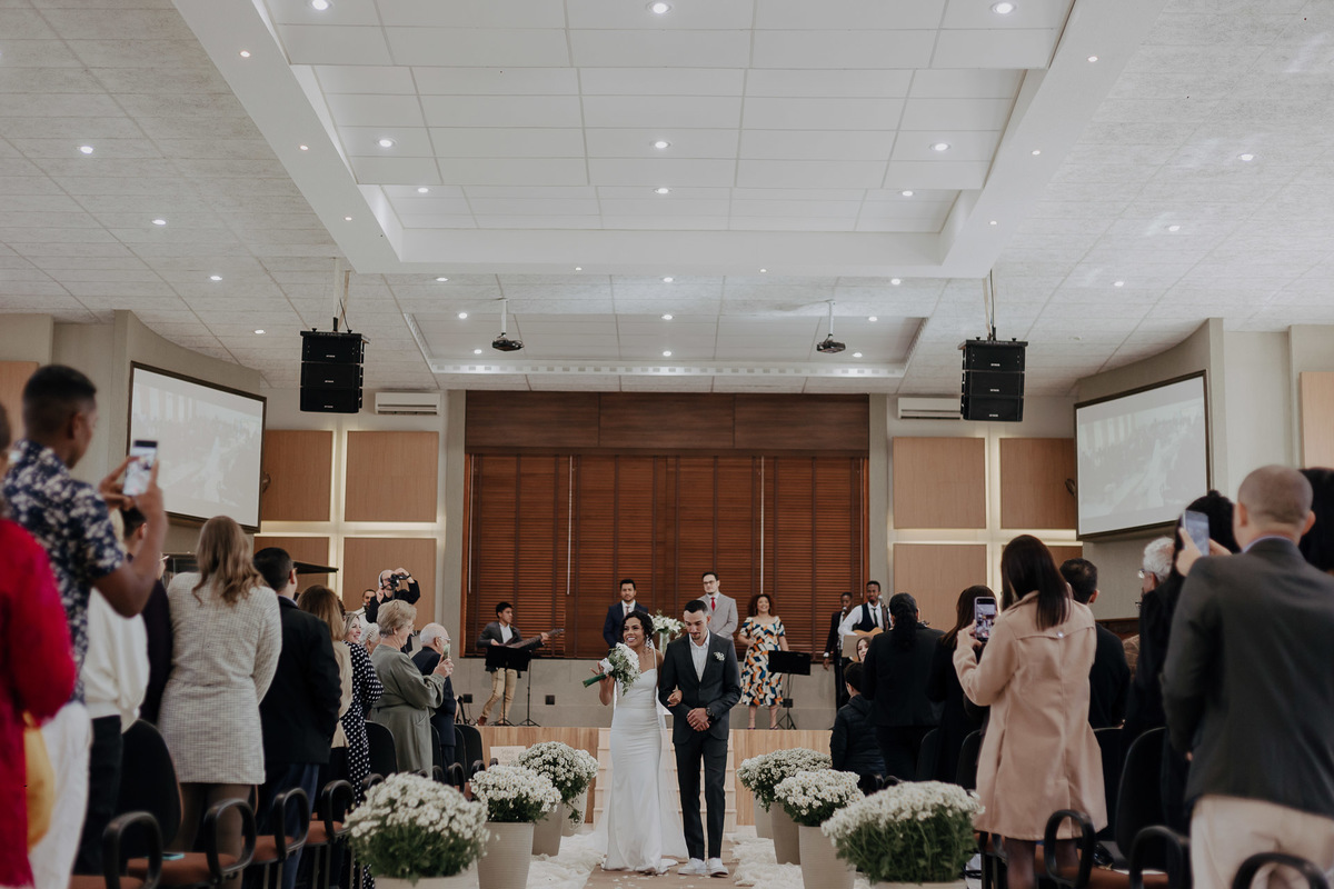 CASAMENTO EMOCIONANTE CRENTE EVANGELICO REALIZADO NA PRIMEIRA IGREJA BATISTA DE MARINGA NO PARANA E FOTOGRAFADO POR LUCAS DREHER
