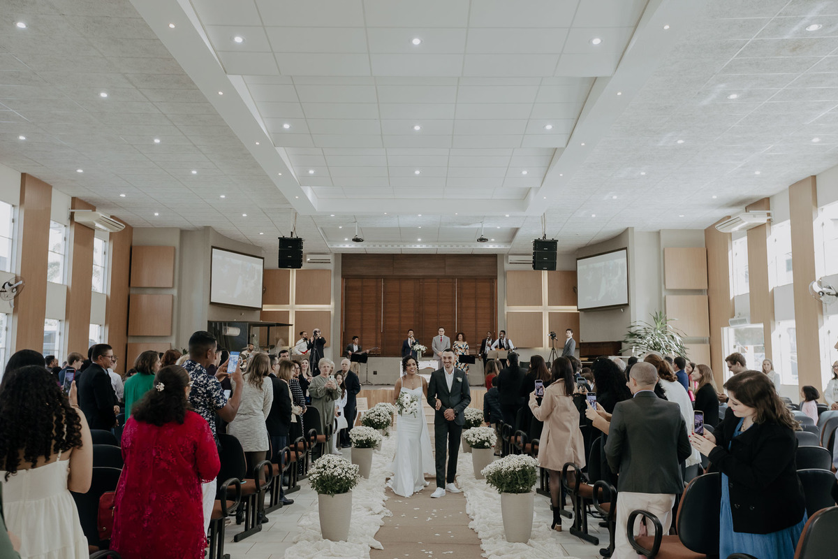 CASAMENTO EMOCIONANTE CRENTE EVANGELICO REALIZADO NA PRIMEIRA IGREJA BATISTA DE MARINGA NO PARANA E FOTOGRAFADO POR LUCAS DREHER